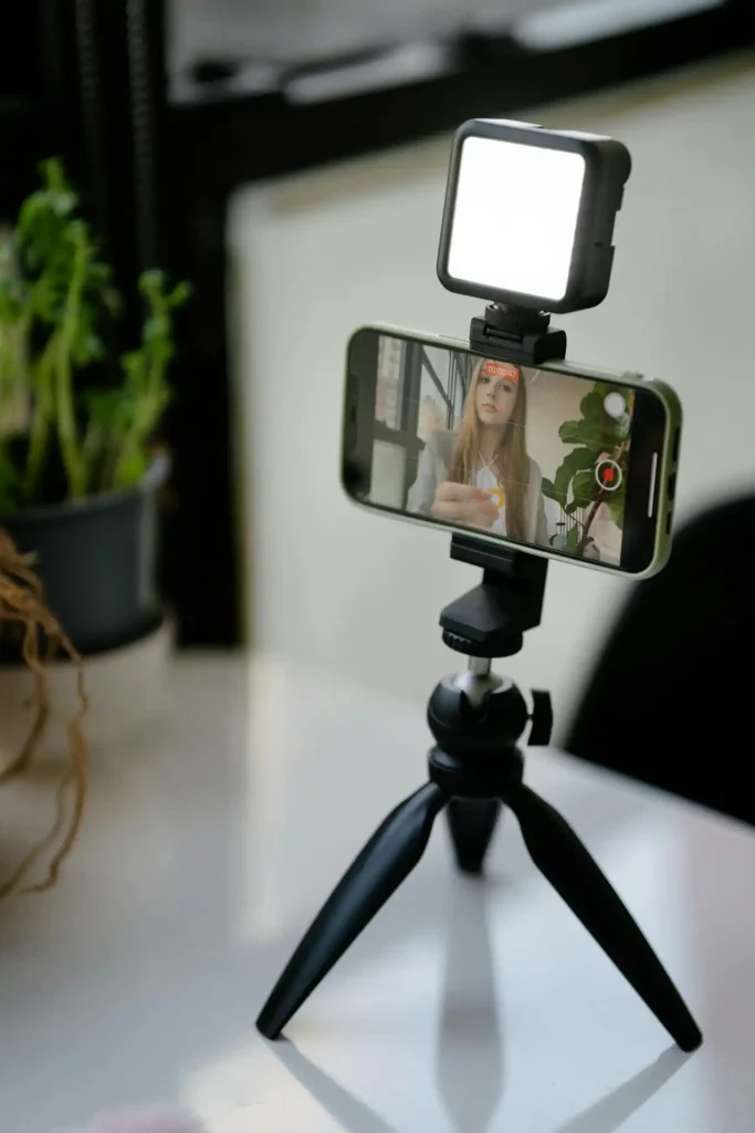 Rekomendasi Kamera untuk Vlog: Pilihan Terbaik untuk Vlogger dan Youtuber Rekomendasi Kamera untuk Vlog Rekomendasi Kamera untuk Vlog: Pilihan Terbaik untuk Vlogger dan Youtuber